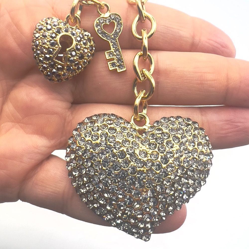Cara New York Gold bagcharm or keychain. - Picture 3 of 9